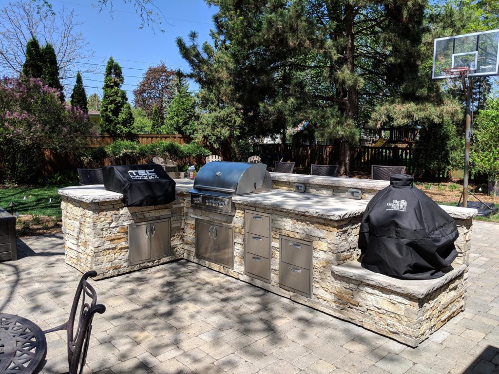outdoor kitchen